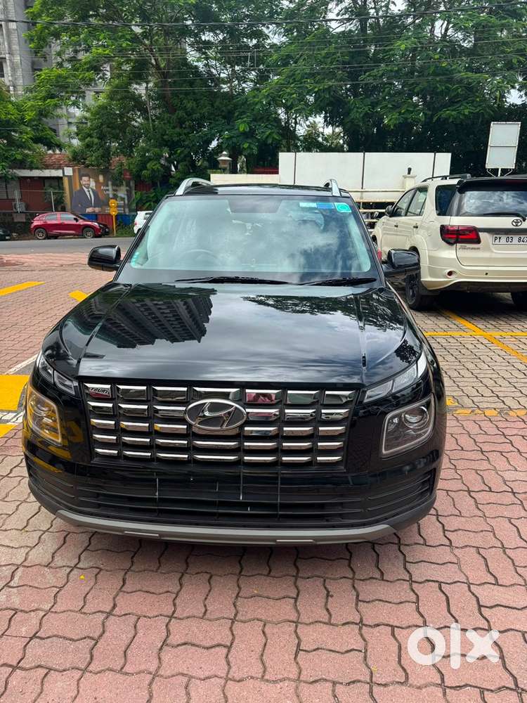 Hyundai Venue Petrol 2023