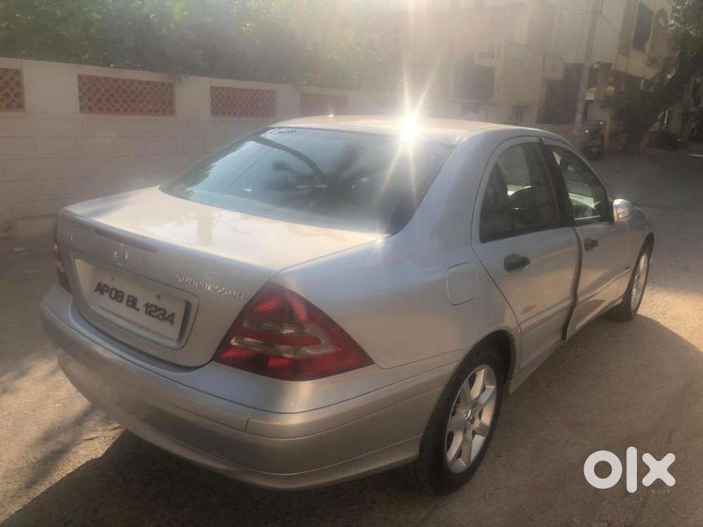 Mercedes Benz Petrol 2006 Model 88000kms Price:2,75,000/-neo