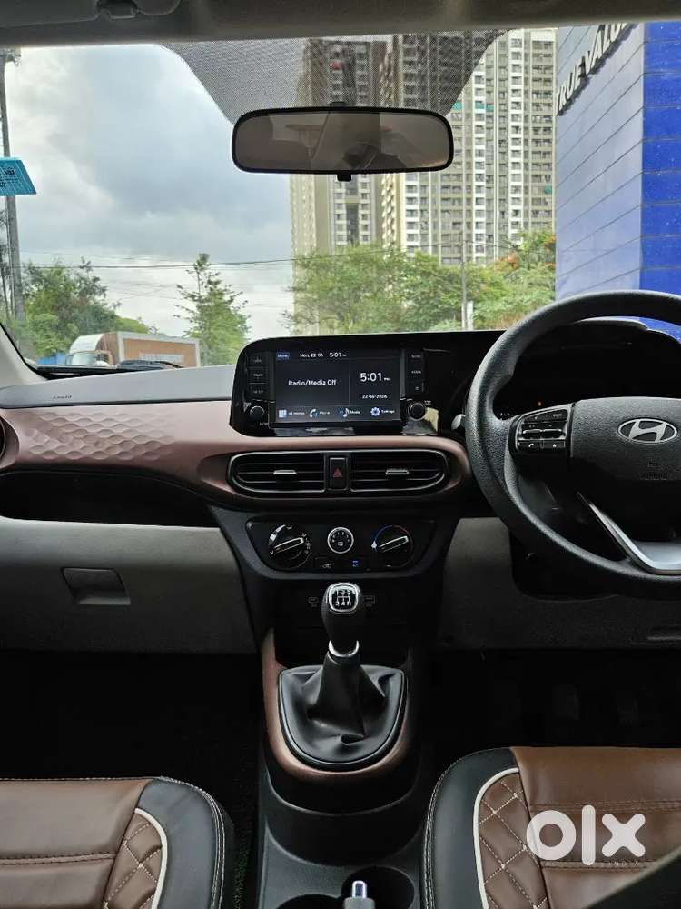 Hyundai Aura 2023 Cng & Hybrids Well Maintained