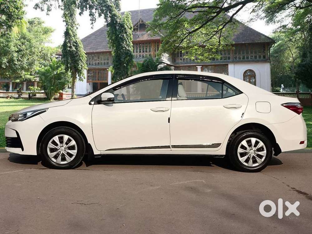 Toyota Corolla Altis 1.8 J, 2018, Petrol