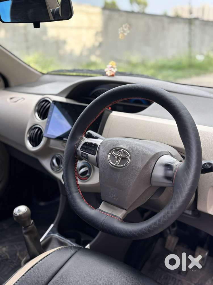 Toyota Etios V, 2013, Petrol