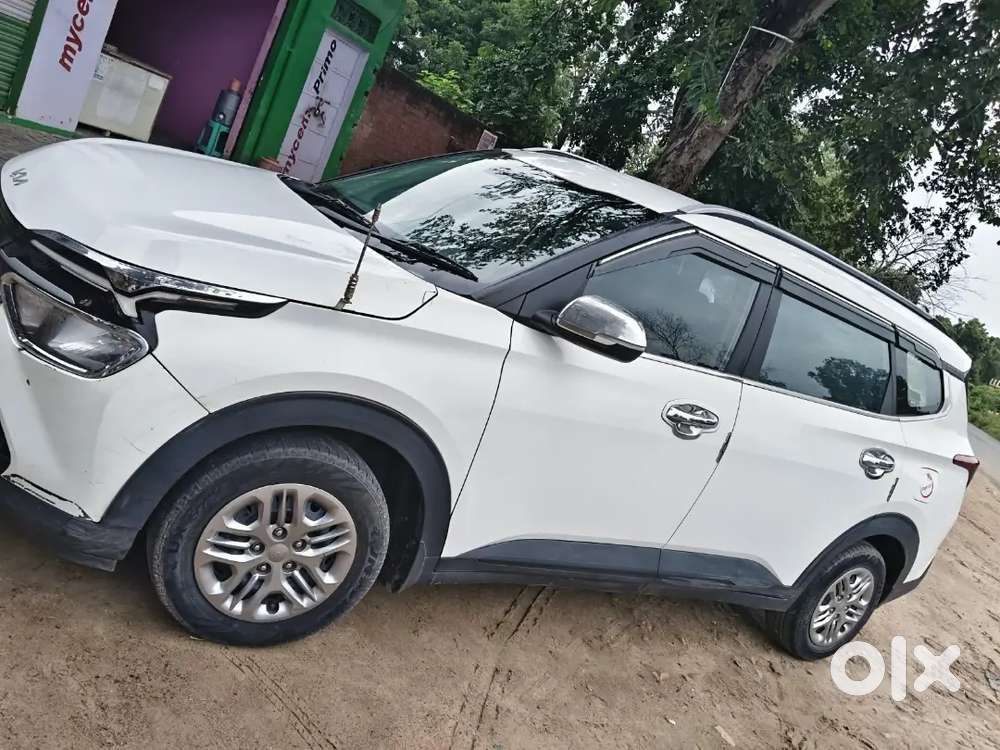 Kia Carens Clavis 2024 Petrol Manual 20km 1st