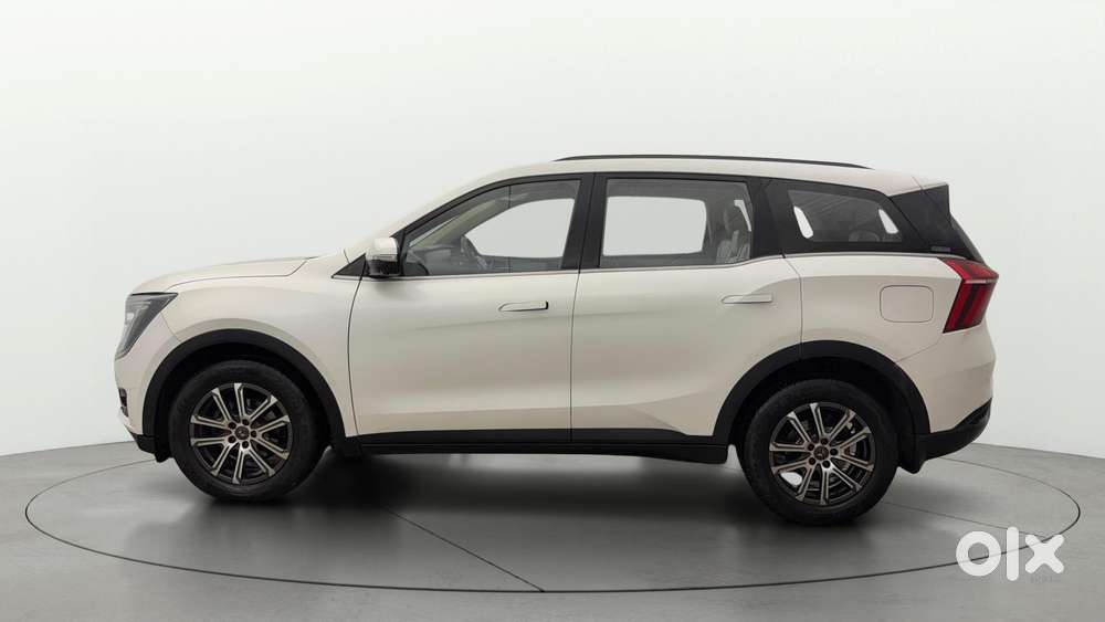 Mahindra Xuv700 2.0 Ax 7 Petrol Mt Str, 2021, Petrol