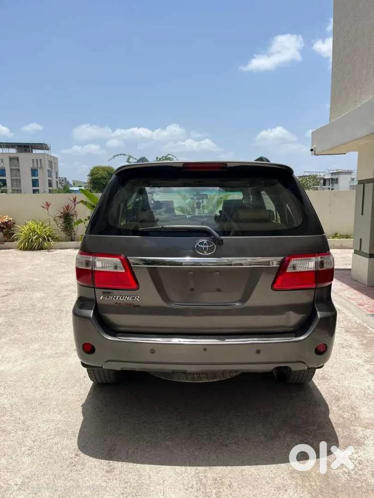 Well Maintained Fortuner 4x4 2011