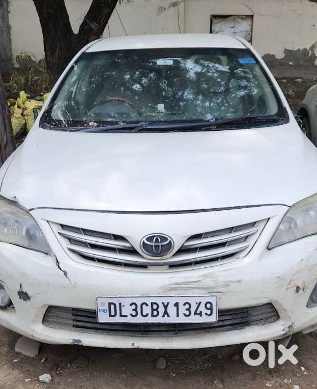 Toyota Corolla Altis 2013