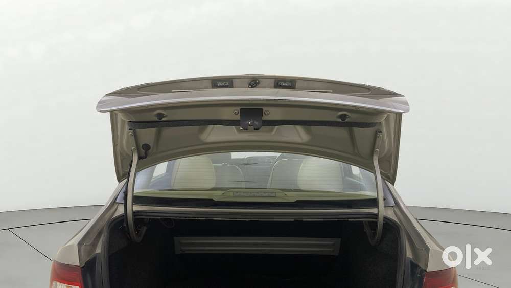 Skoda Rapid 1.6 Mpi At Style, 2016, Petrol