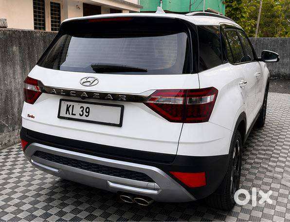 2023 Alcazar Turbo Petrol Mt Platinum 7s  28.8k Km  1 Owner