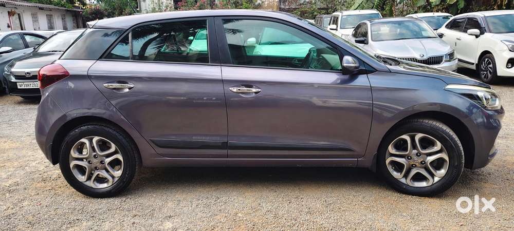 Hyundai I20 Asta (o) 1.2 Ivt Dual Tone, 2020