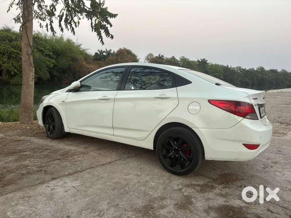 Hyundai Verna 2012 Diesel. Time Pass Wale Message Na Kare Please