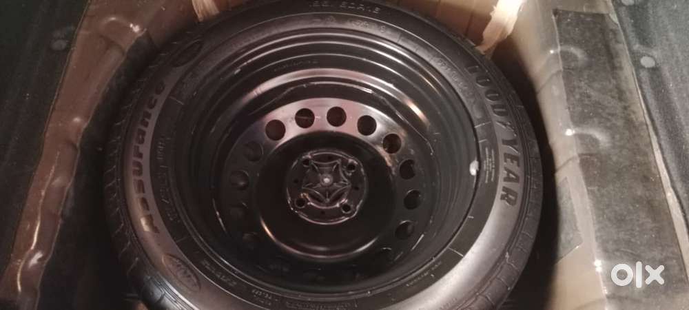 Maruti Suzuki Swift Dzire Vxi Optional, 2016, Petrol