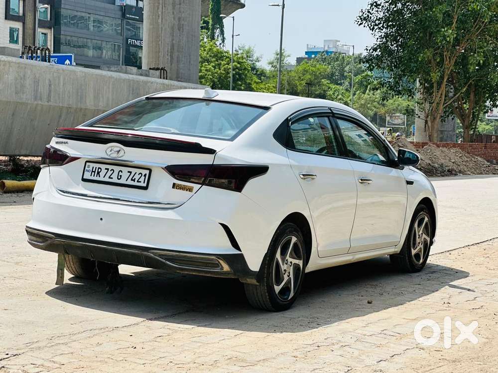 Hyundai Verna 1.5 S Petrol Mt, 2022, Petrol