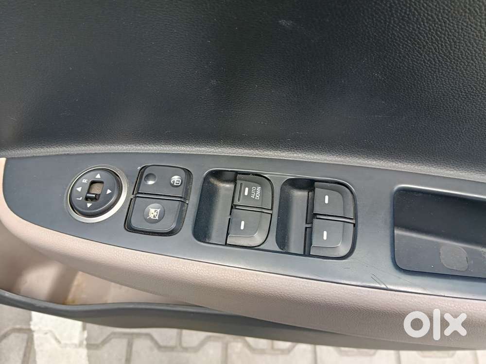 Hyundai Grand I10 Sportz, 2017, Petrol