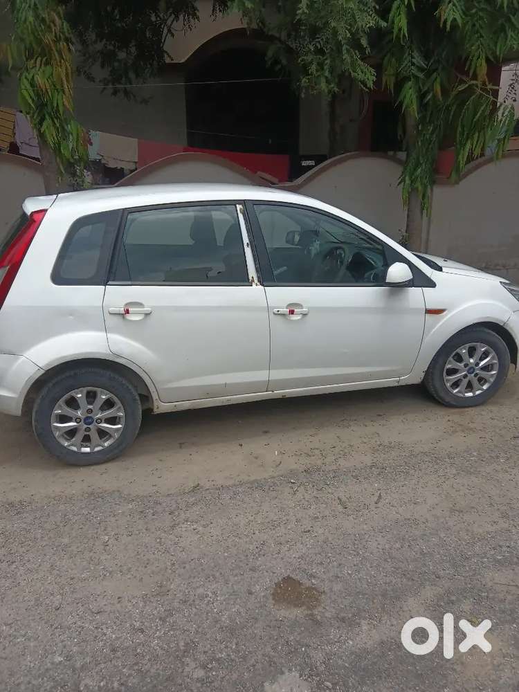 Ford Figo Diesel Titanium 2014