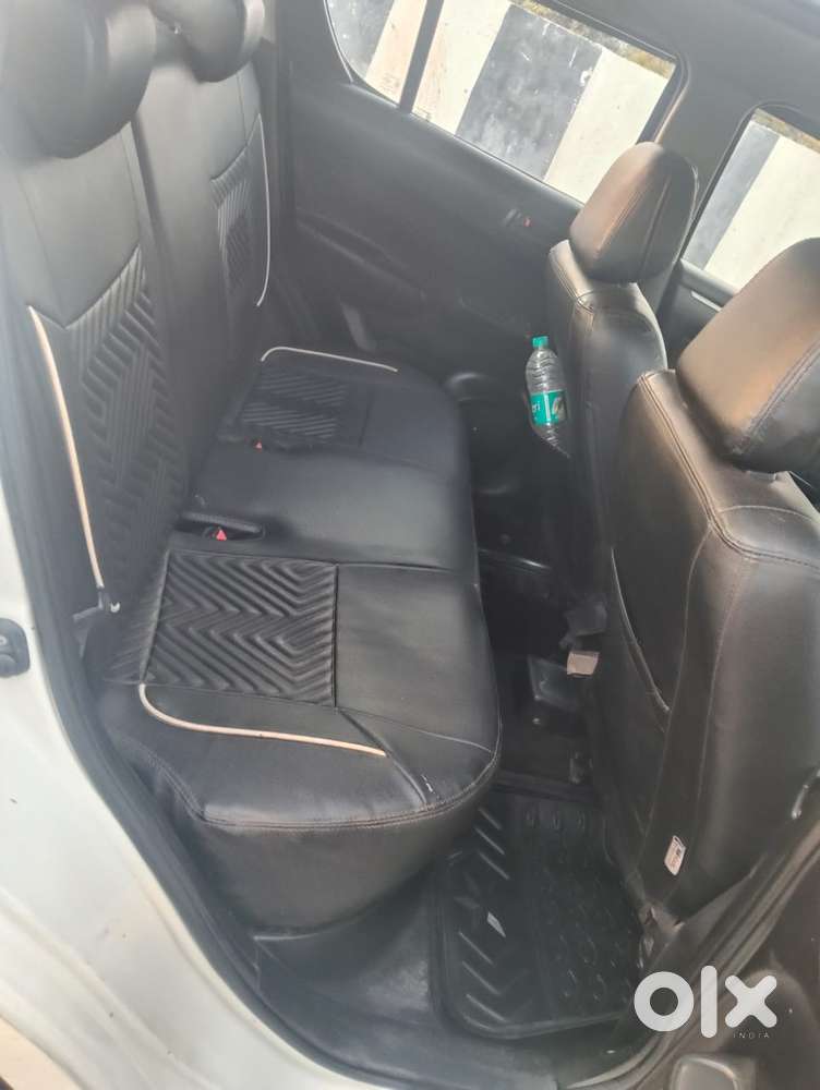 Maruti Suzuki Swift Lxi Optional-o, 2017, Petrol
