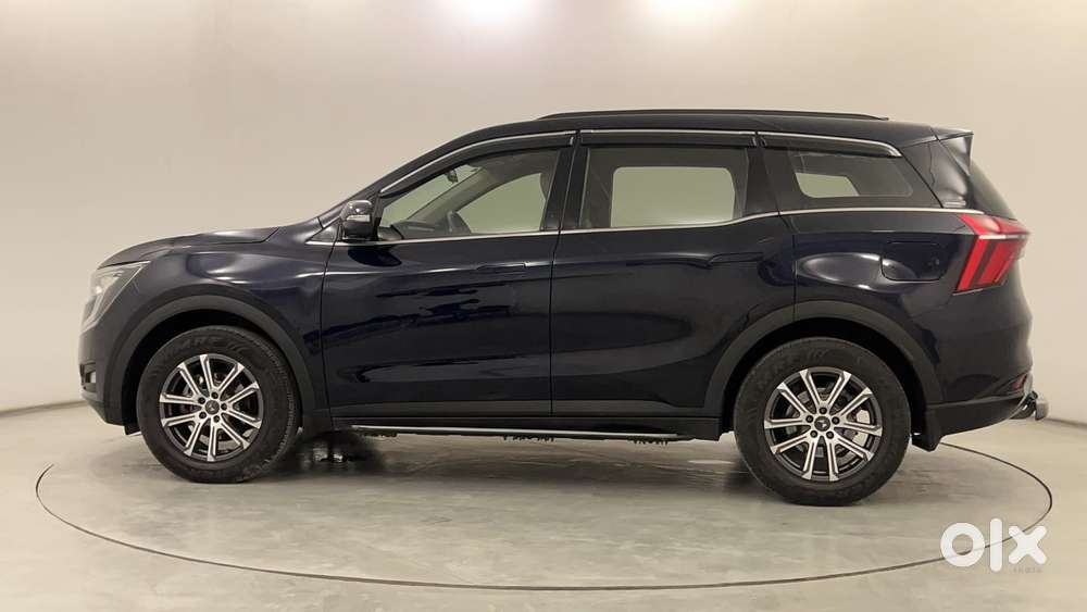 Mahindra Xuv700 2.0 Ax 7 Petrol Mt Str, 2023, Petrol