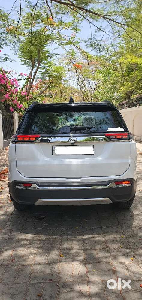 December 2024 Jeep Meredian 4x2 Limited Automatic.
