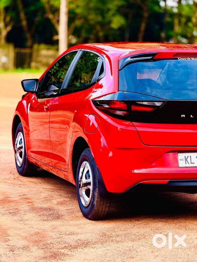 Tata Altroz 1.2 Xe, 2021, Petrol
