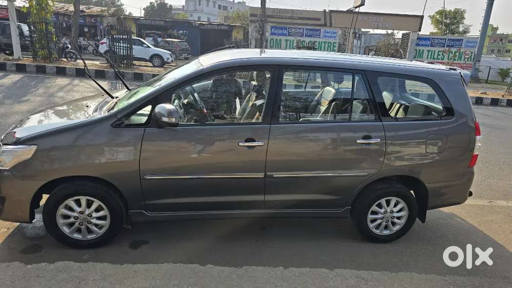 Toyota Innova 2014 Diesel Top Model Well Maintained