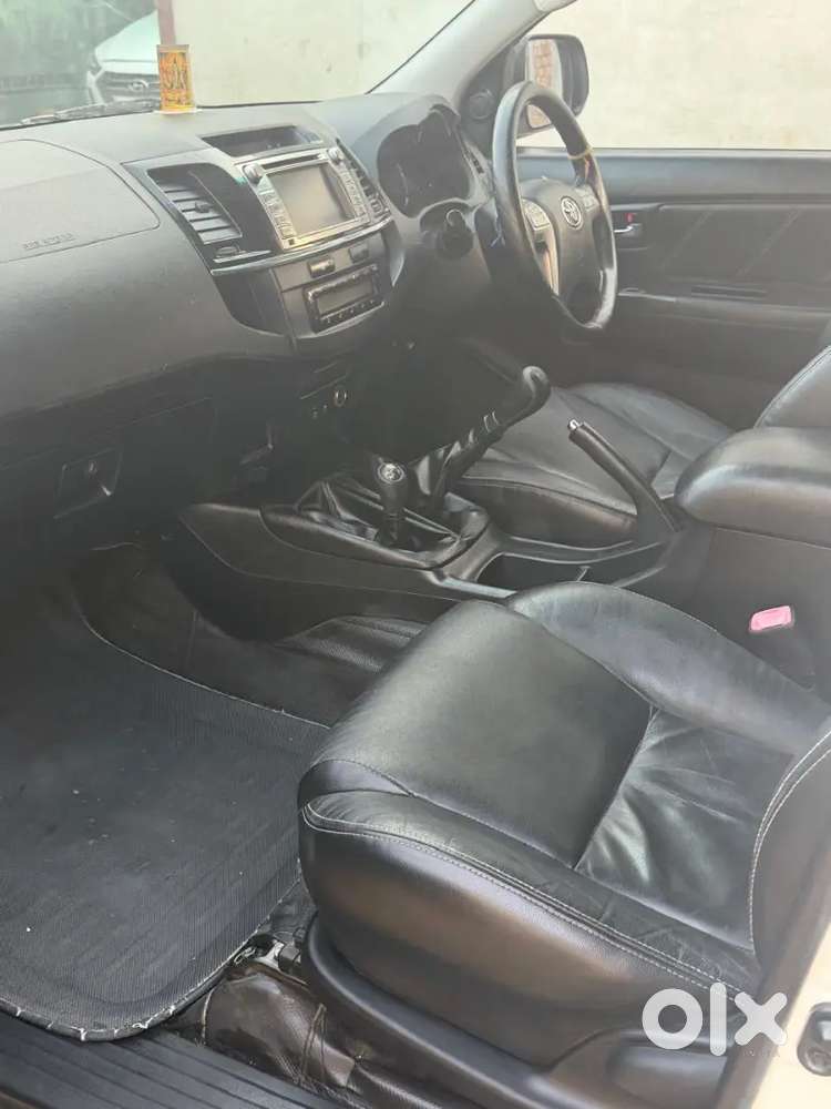 Toyota Fortuner 2015 Diesel 98000 Km Driven