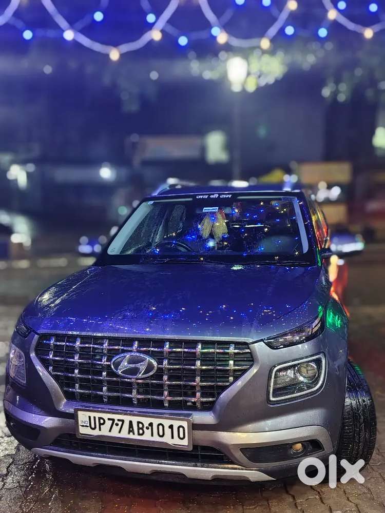Hyundai Venue 2019 Diesel 105000 Km Driven Well Maintained.