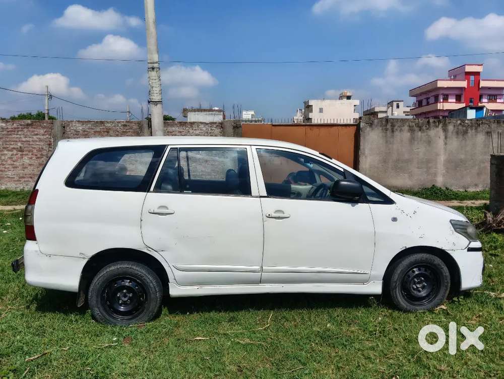 Toyota Innova 2.5 V 2014
