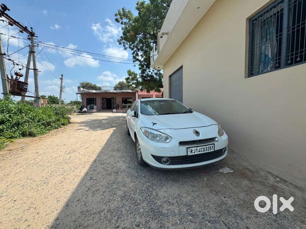 Renault Fluence 2012 Car