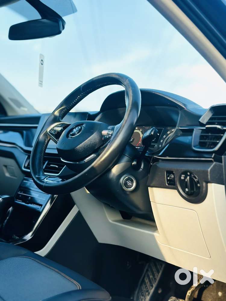 Skoda Karoq 1.5 Style At, 2022, Petrol