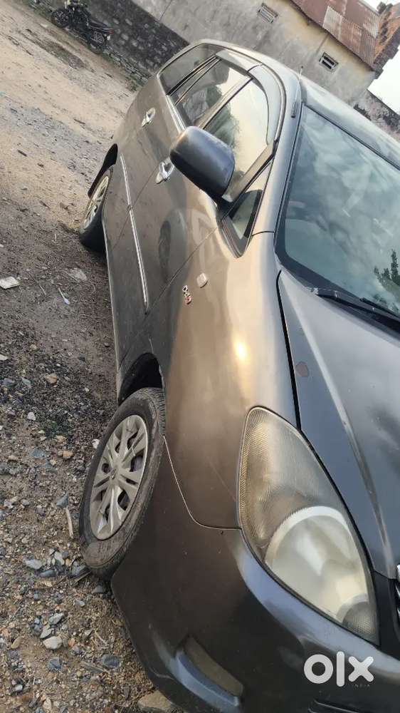 Toyota Innova 2011  Good Condition 3 Months Life 4 Months Insurance
