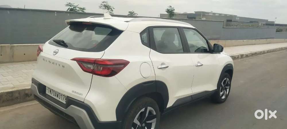 Nissan Magnite Acenta Amt Petrol 2025