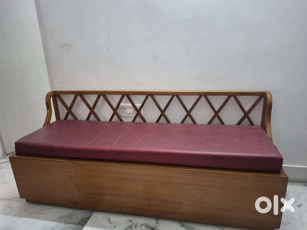 Teakwood Divaan Sofa with Storage and One-sided Drawers