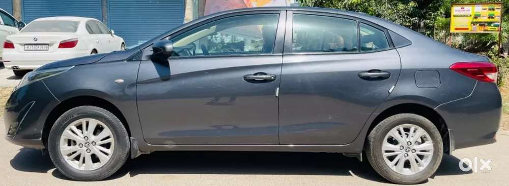 Toyota Yaris J Cvt, 2020, Petrol