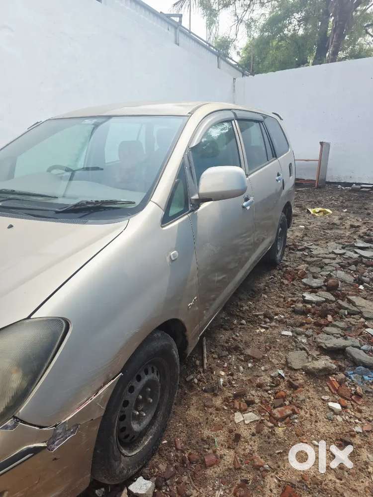 Innova 2006 390000 Km Driven
