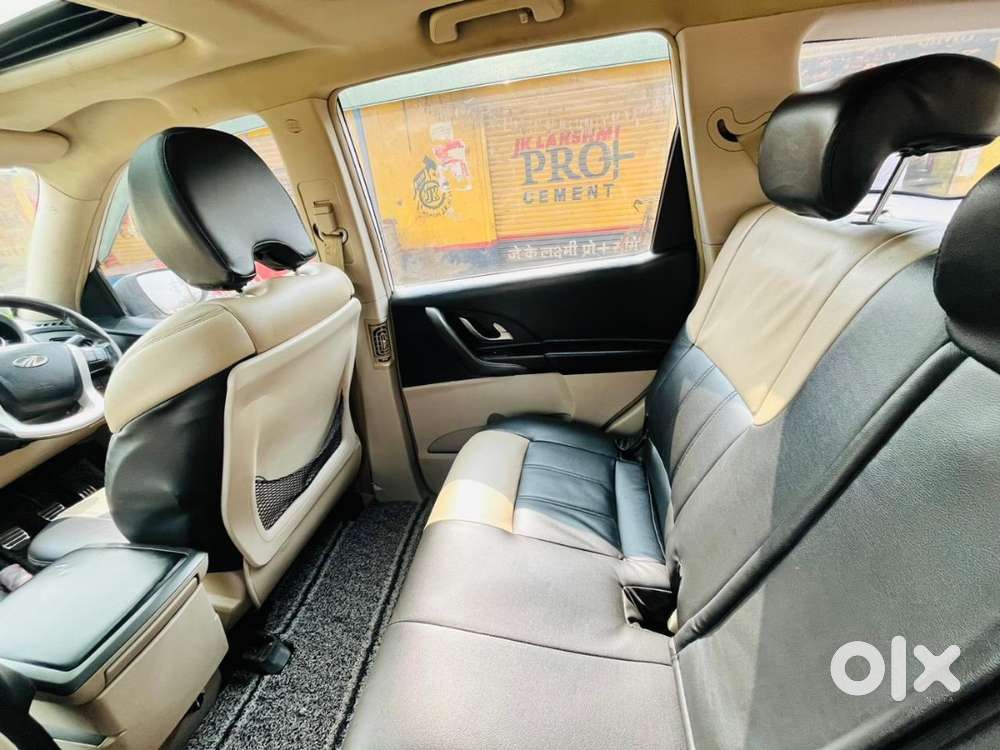 Mahindra Xuv500 W10