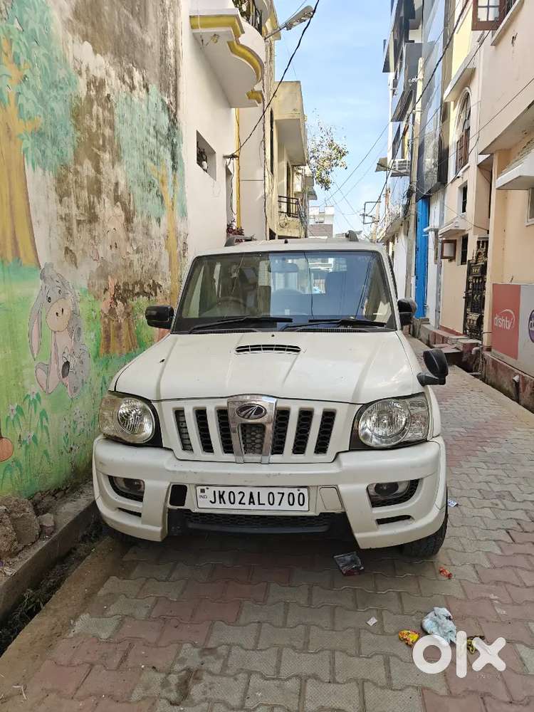 Scorpio Well Maintained White Colour New Tyres, Insurance.