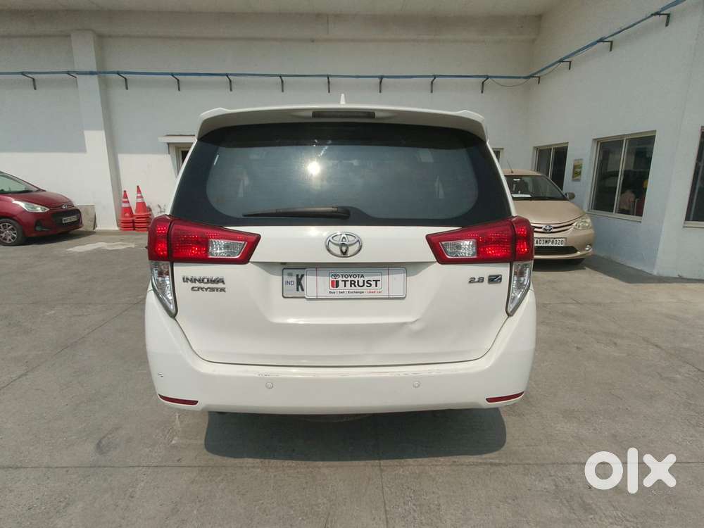 Toyota Innova Crysta 2.8z Automatic, 2016