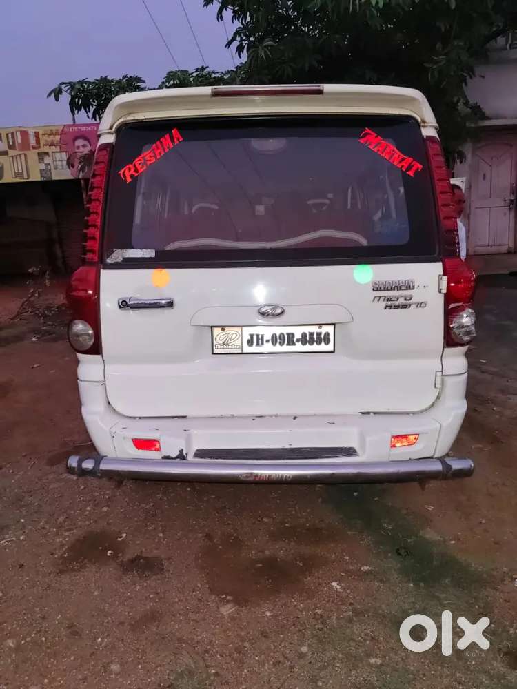 Mahindra Scorpio 2011 Diesel 2nd Owner 4 Tyre New Bettry New