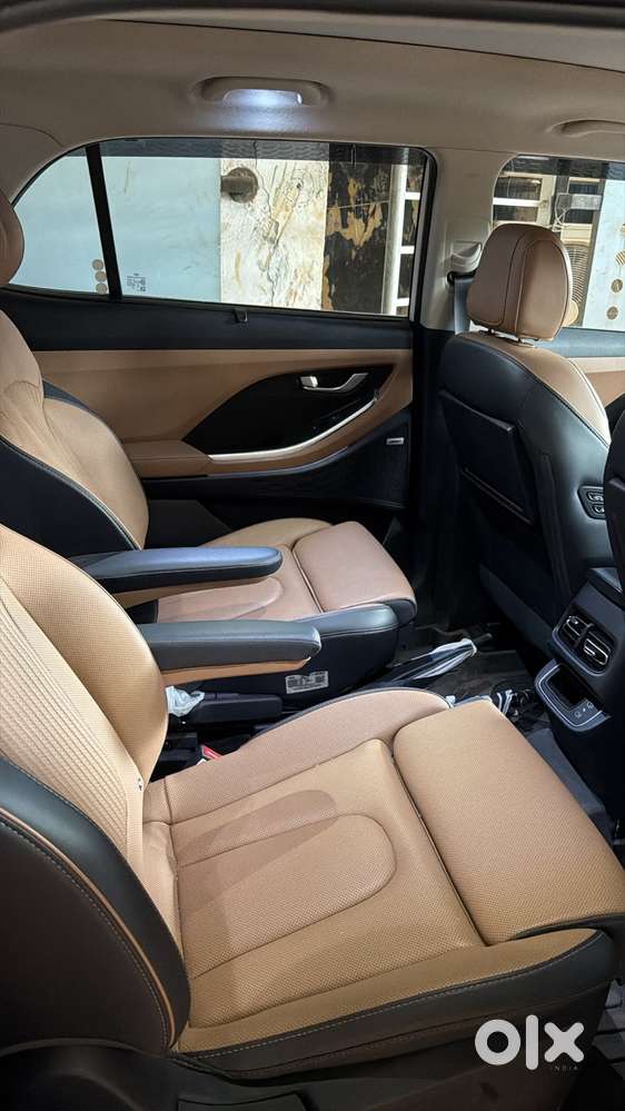 Hyundai Alcazar 2.0 Signature (o) Petrol At 7 Str, 2025, Petrol
