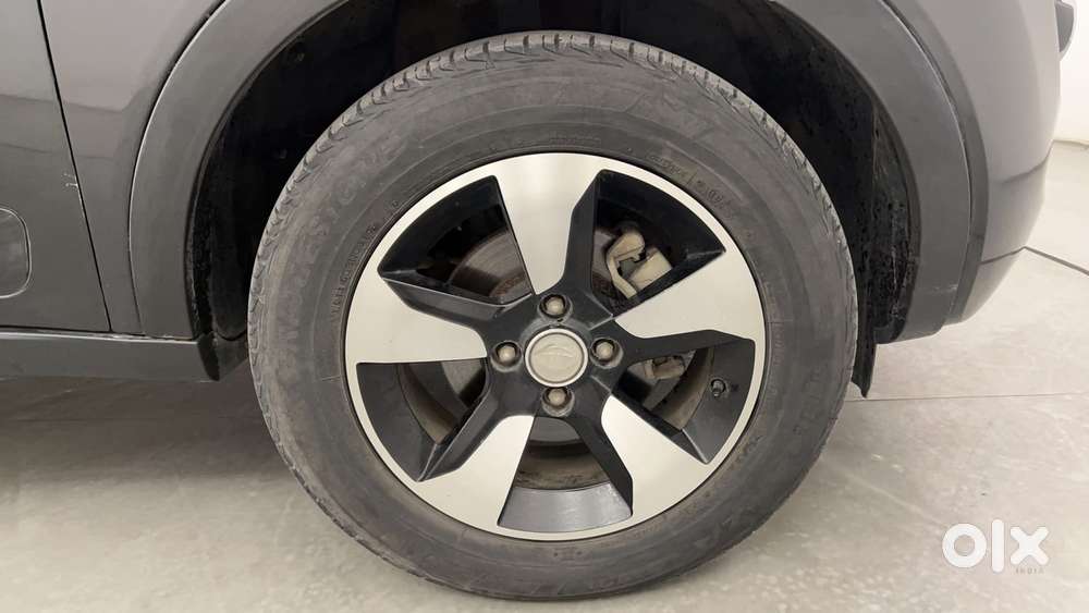Tata Nexon 1.2 Revotron Xza Plus (l), 2019, Petrol