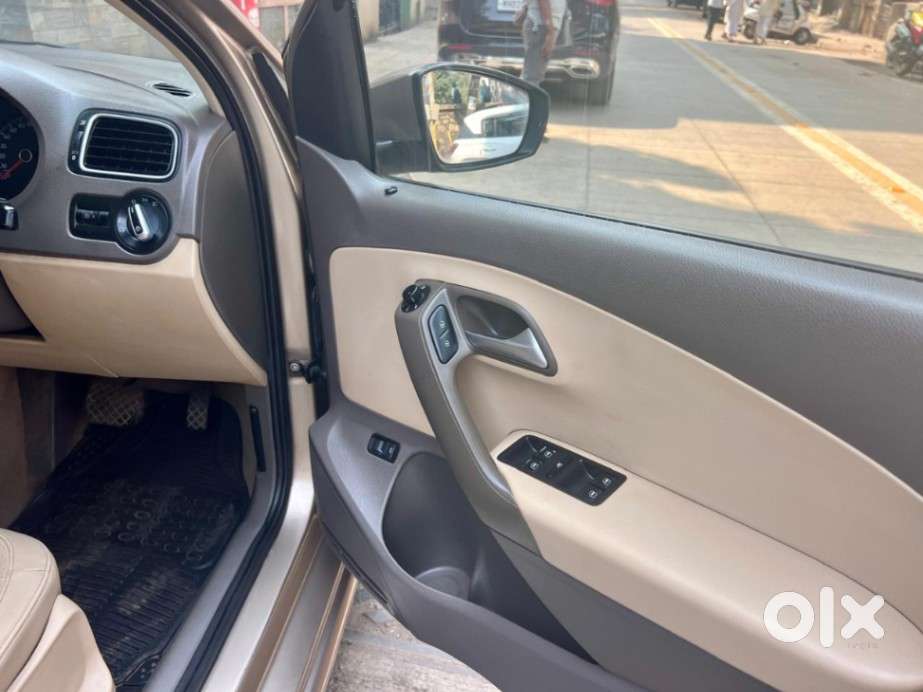 Volkswagen Vento 1.2 Tsi Highline Plus At, 2016, Petrol
