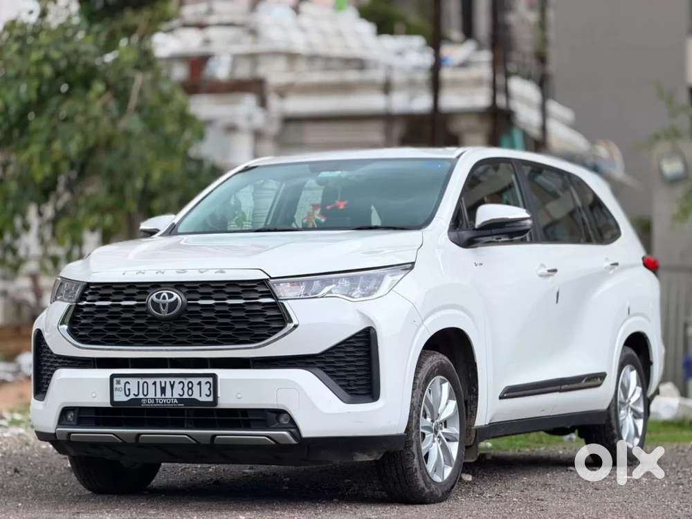 Toyota Innova Hycross 2.0 Vx (o) Hybrid 7 Str, 2025, Petrol
