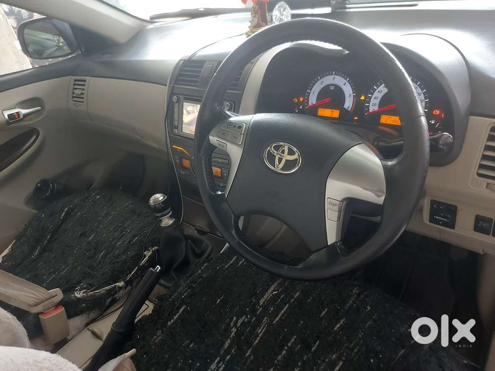 Toyota Corolla Altis 2013