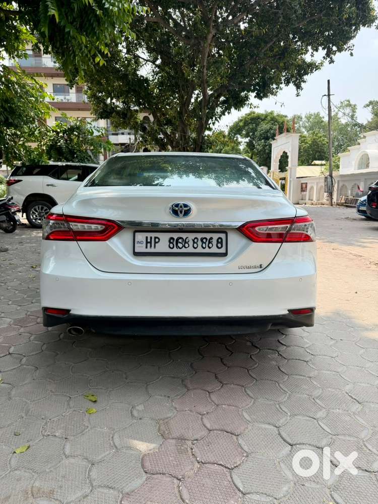 Toyota Camry Hybrid 2020