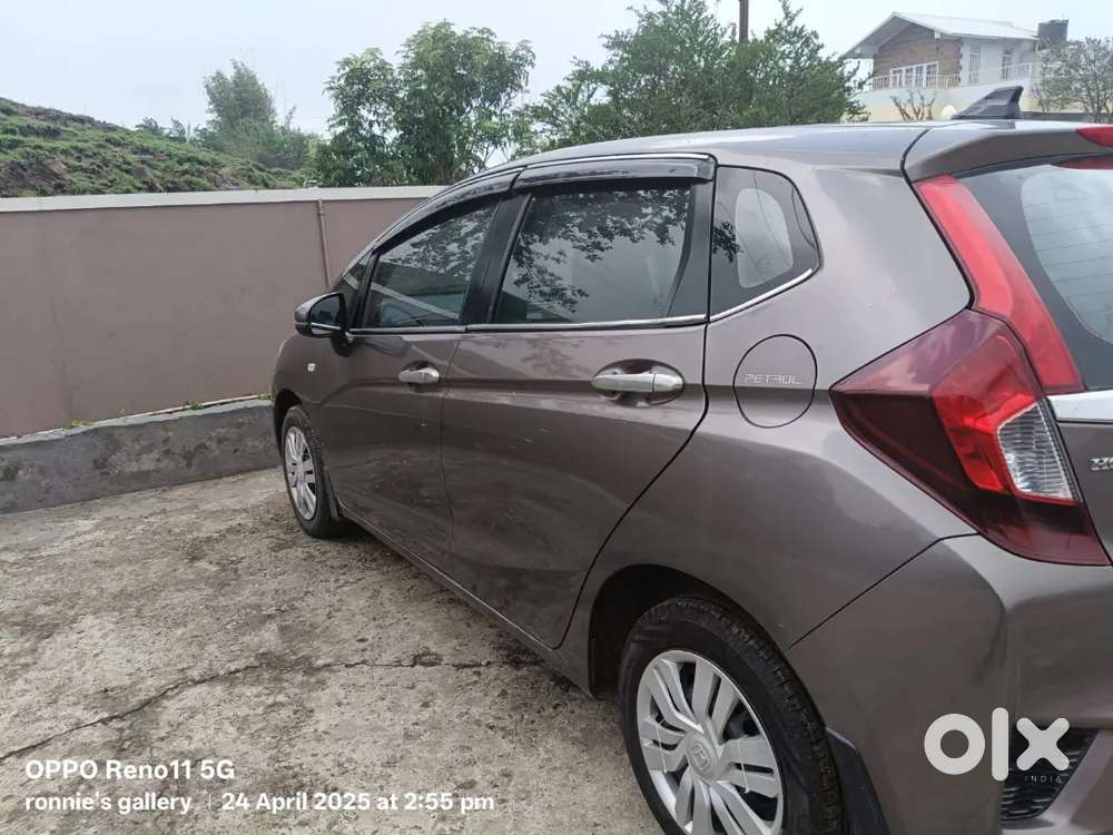 Honda Jazz September 2015 Petrol Well Maintained
