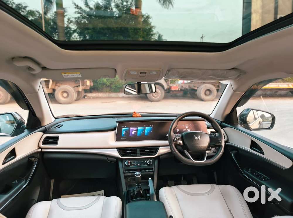 Mahindra Xuv700 2.2 Ax 5 Diesel At 7 Str, 2022, Diesel