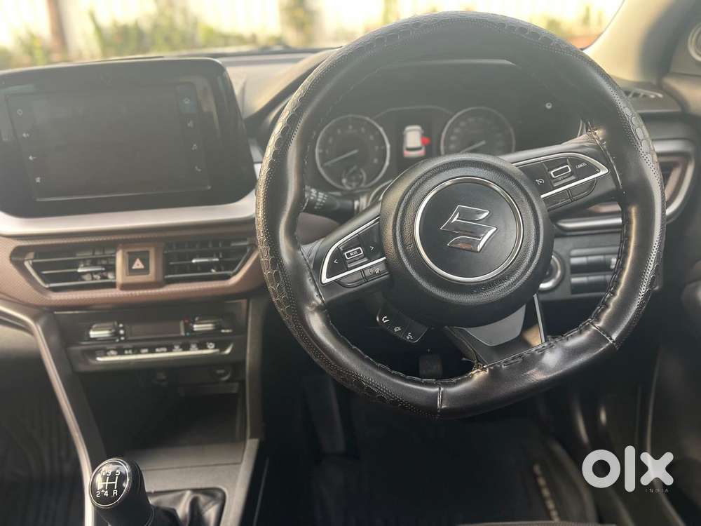 Maruti Suzuki Brezza 1.5 Zxi Smart Hybrid, 2023, Petrol