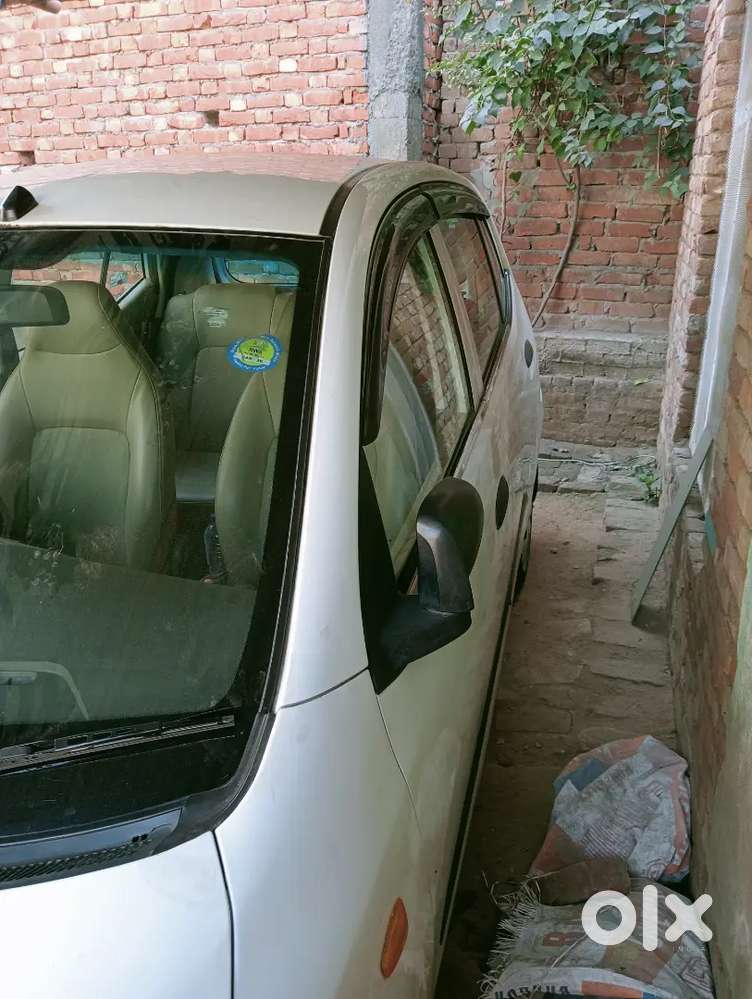 Hyundai I10 2012 Cng & Hybrids 70 Km Driven