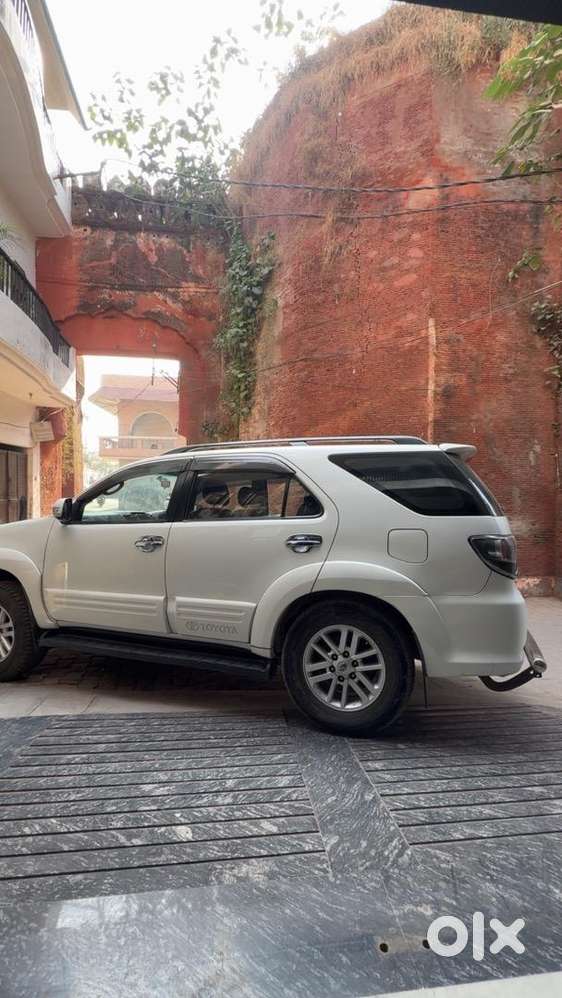 Toyota Fortuner Diesel Car 2015 Brand New Condition