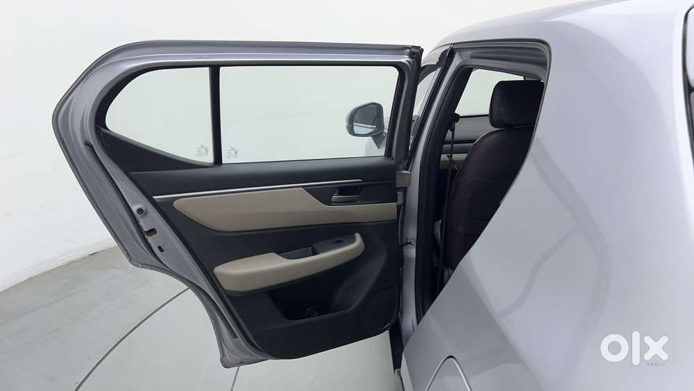 Honda Elevate V Mt, 2024, Petrol