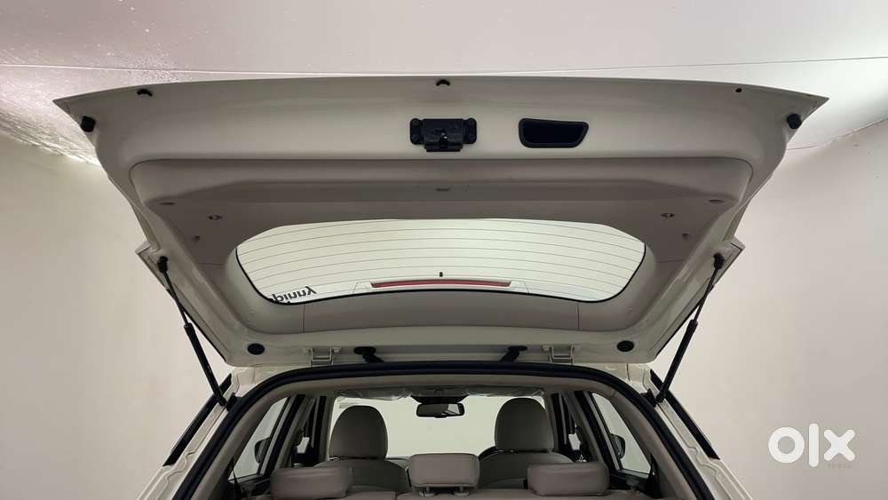 Mahindra Xuv300 W8 (o) 1.5 Diesel Amt, 2022, Diesel