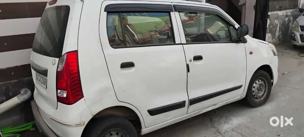 Company Fitted Cng On Paper One Hand Gadi
